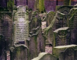 Für die Nachwelt erhalten. Die fotografische Dokumentation der jüdischen Friedhöfe in Hamburg, 20.03.2023, 19 Uhr, Haus der Patriotischen Gesellschaft, Kirchhof-Saal